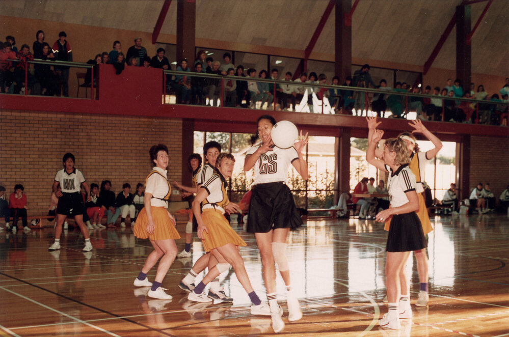 New Zealand Netball Team playing netball