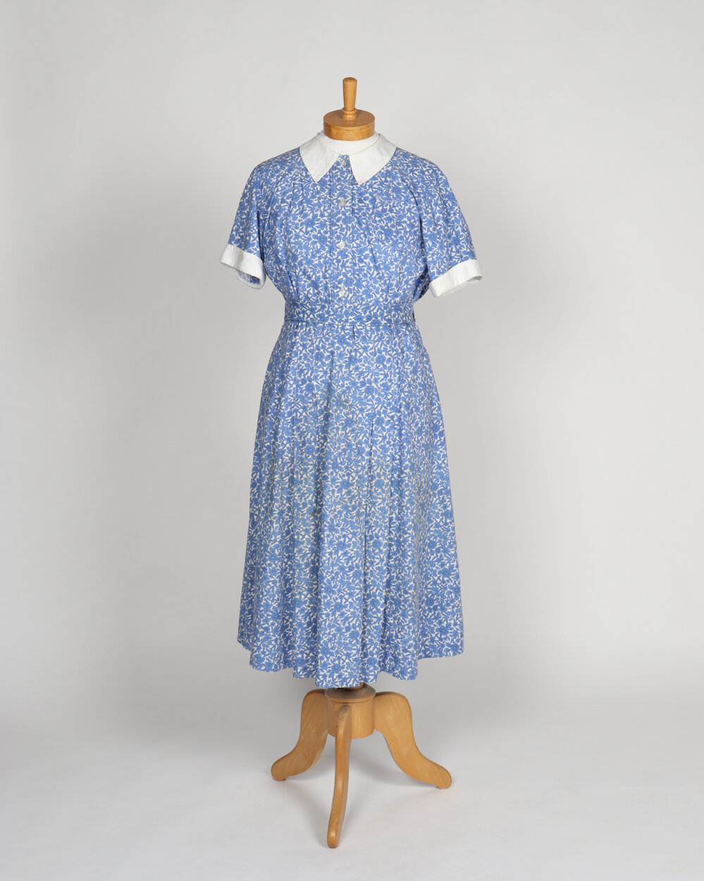 Floral summer uniform (1940s to 1960s)